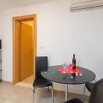 Διαμέρισμα By The Sea Seget Vranjica, Trogir - 978 *