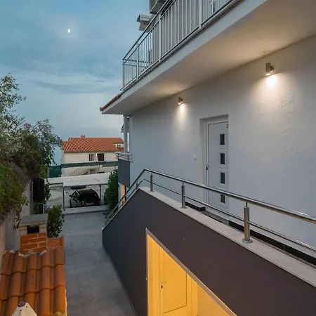 Apartment By The Sea Seget Vranjica, Trogir - 978 Seget Vranjica