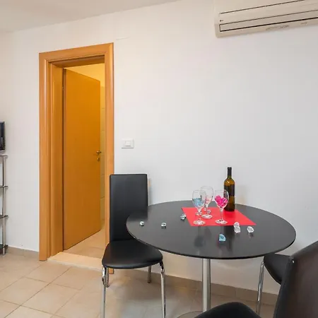 Apartment By The Sea Seget Vranjica, Trogir - 978 *